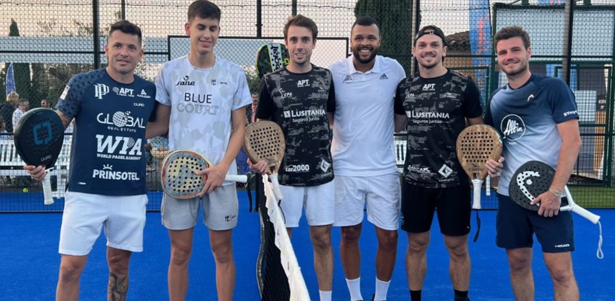 Tsonga se luce en la exhibición de Saint Tropez