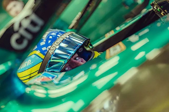 Avalando las estrategias y astucias de Alonso en pista