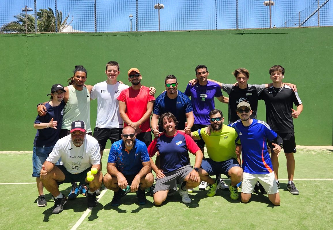 Gran mañana de pádel en Club Inmensa Minoría: compañerismo y pasión por el deporte